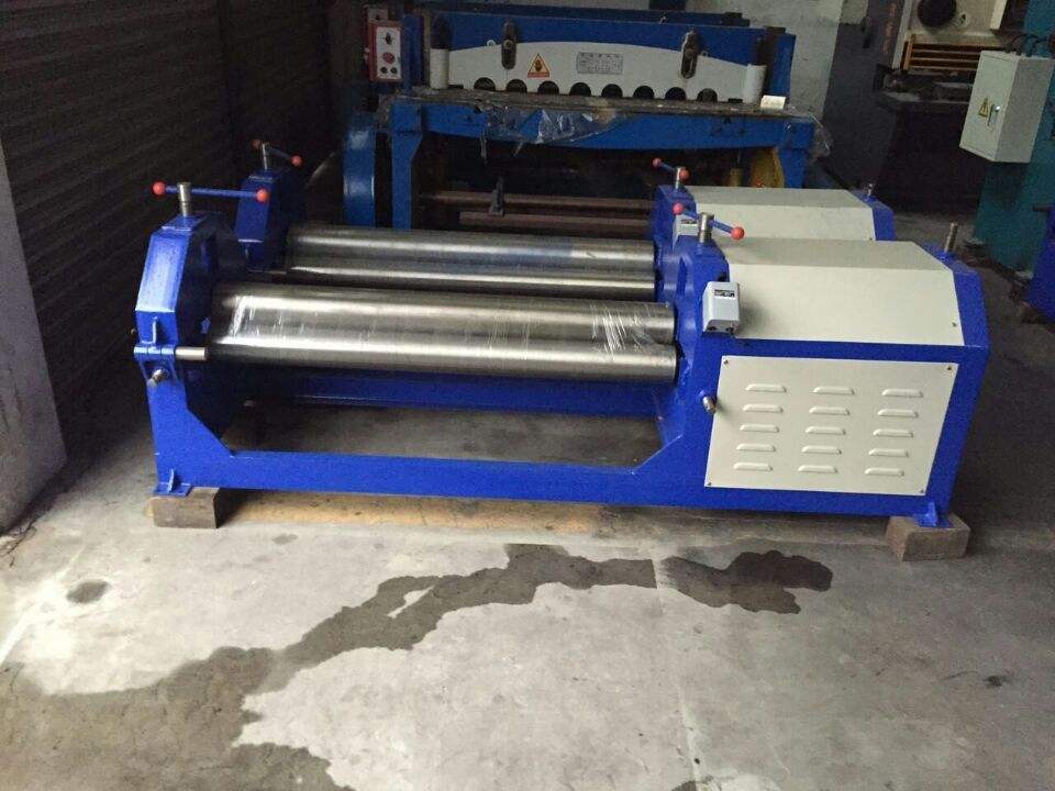 进口三辊卷板机使用注意事项有哪些？